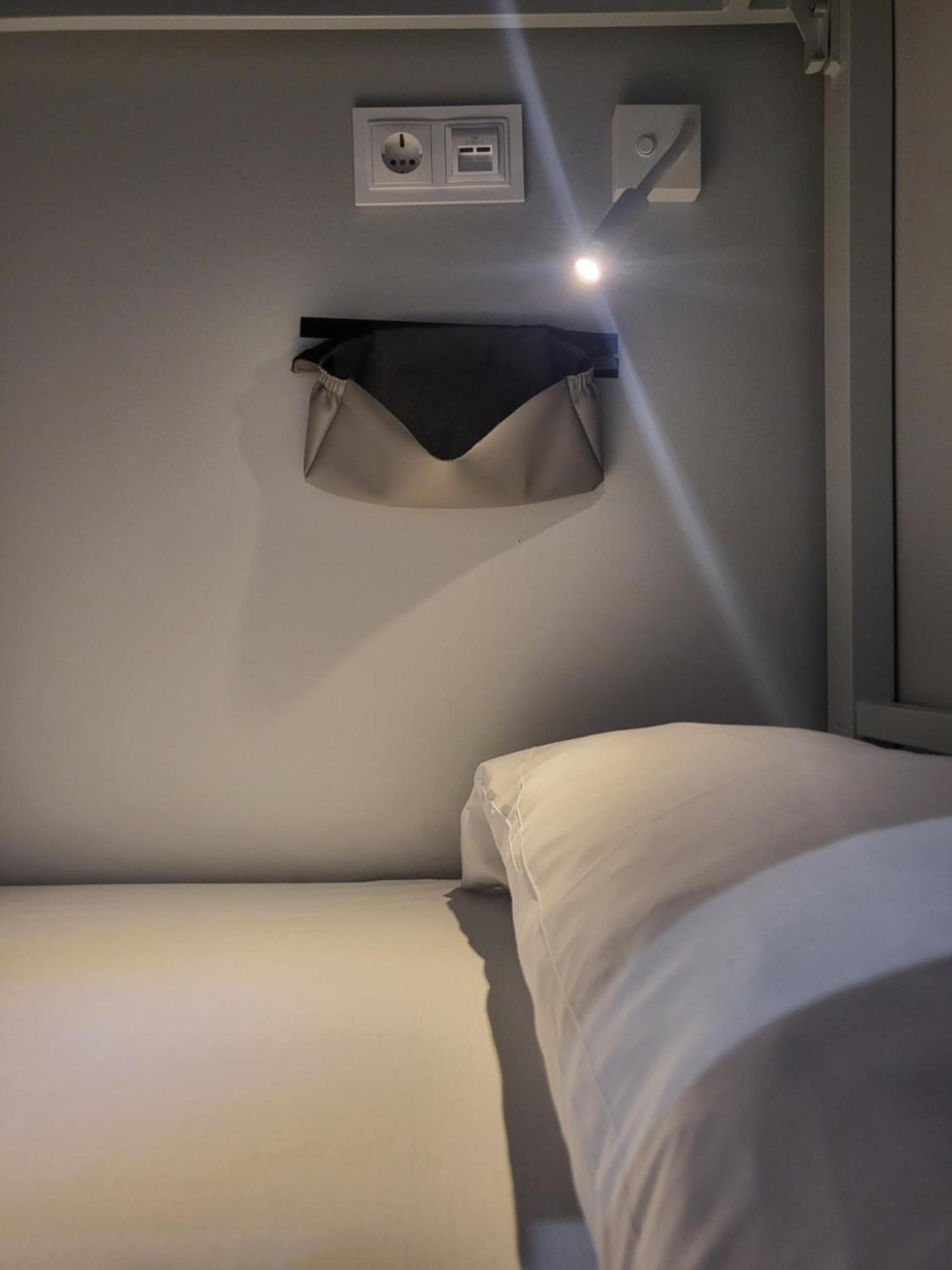 Acola Sport Hostel ポンテベドラ エクステリア 写真