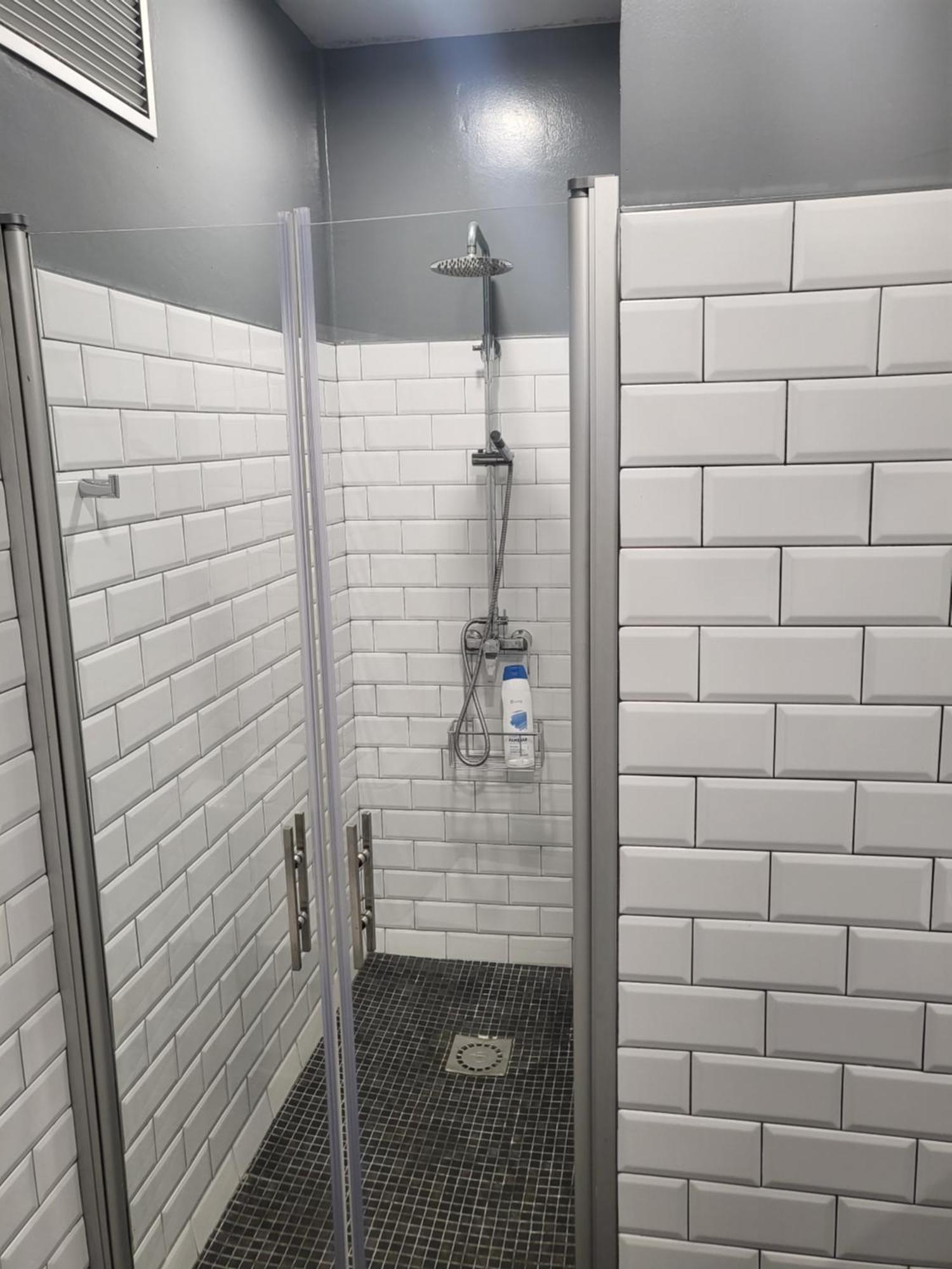 Acola Sport Hostel ポンテベドラ エクステリア 写真