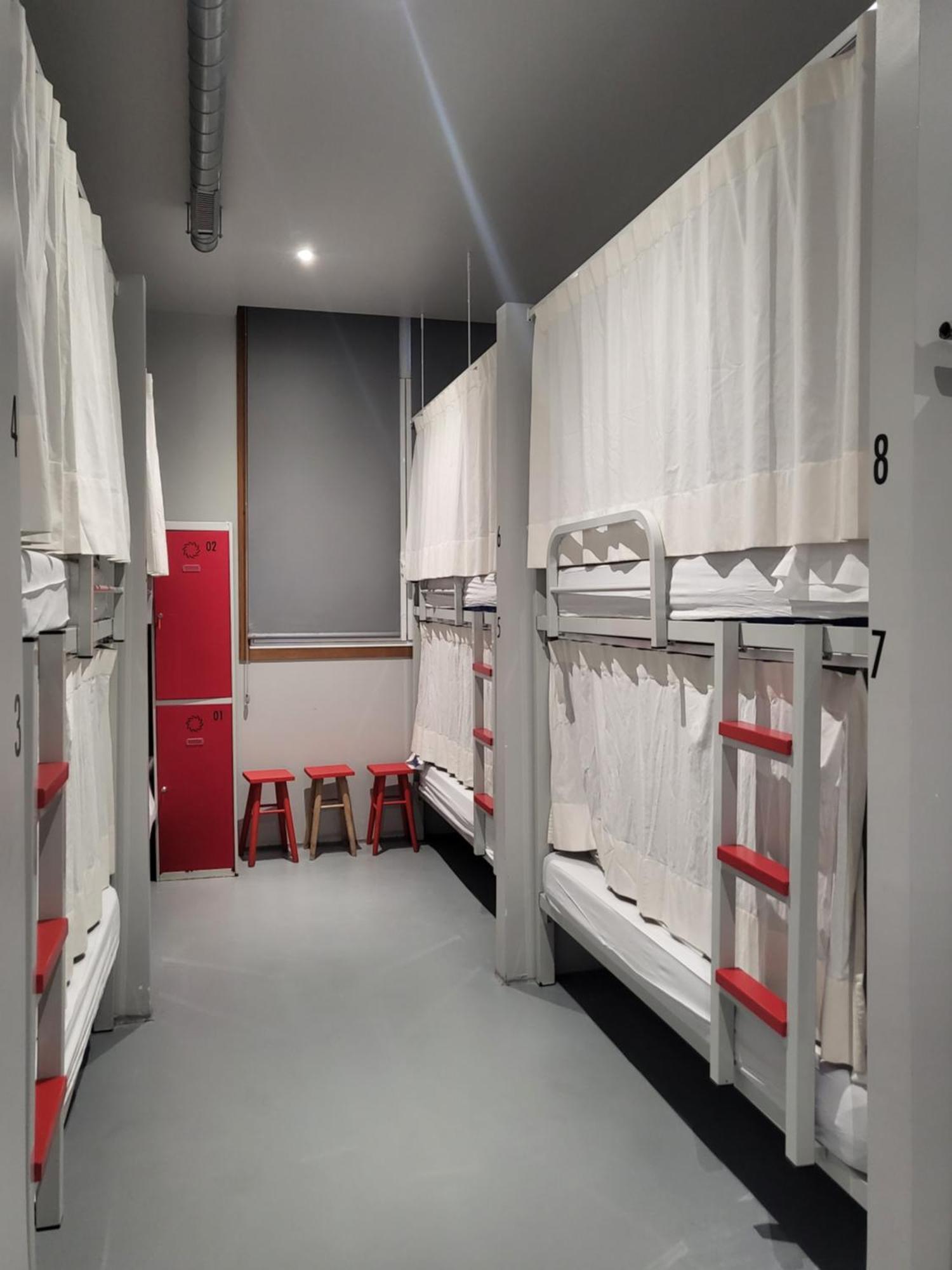 Acola Sport Hostel ポンテベドラ エクステリア 写真