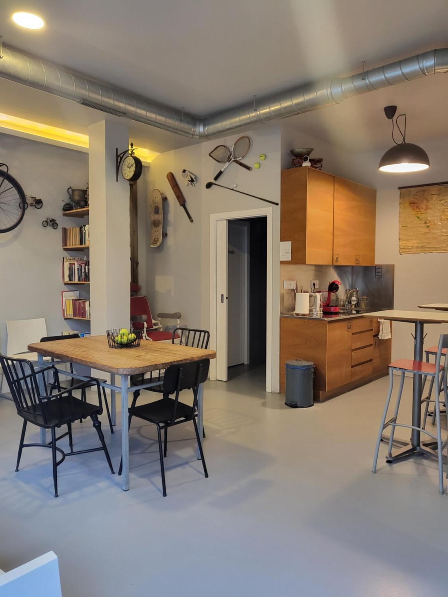 Acola Sport Hostel ポンテベドラ エクステリア 写真